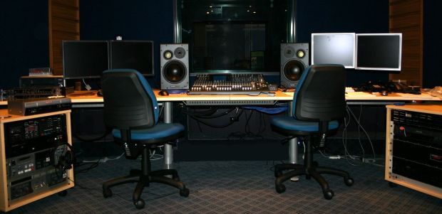 Electronic Crime Laboratory Control Room